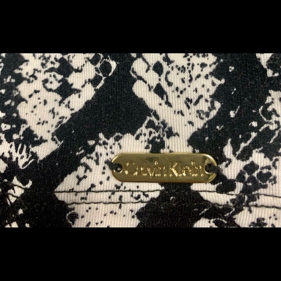 Calvin Klein - Picture 2 of 3